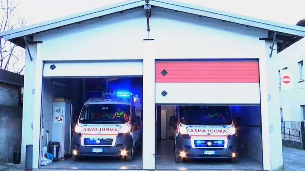 Le ambulanze fanno il pieno di carburante confiscato