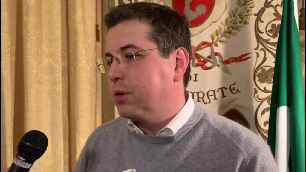 Sinti, Cassani tira dritto: "Bambini in tenda"