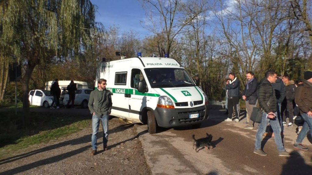 Sinti, al via di sgombero. Trattativa in salita