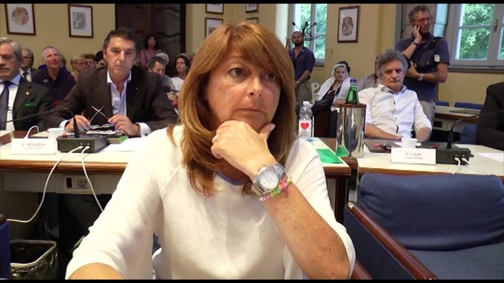 Busto, in 4 via da Forza Italia