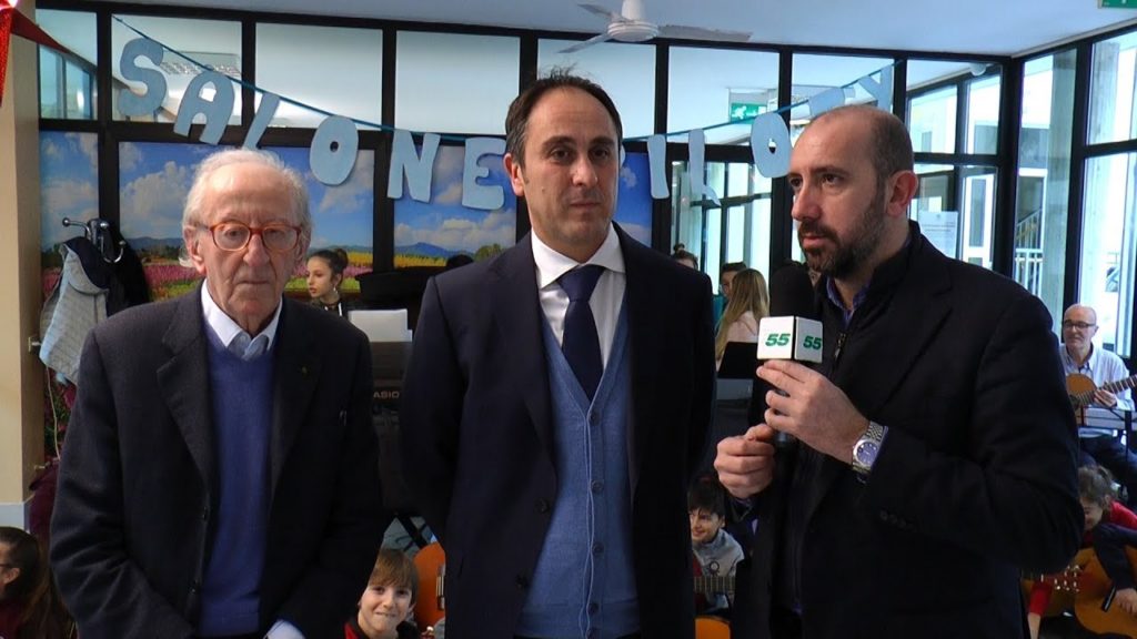 Nonni e bimbi nella Provvidenza del Natale