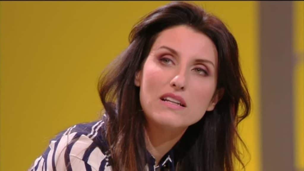 Rovinata dagli acidi, ora combatte lo sballo