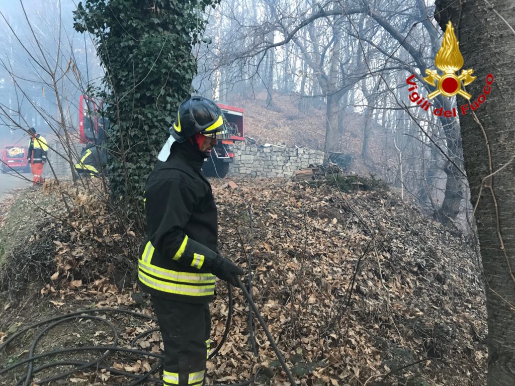 Incendio, proseguono le operazioni