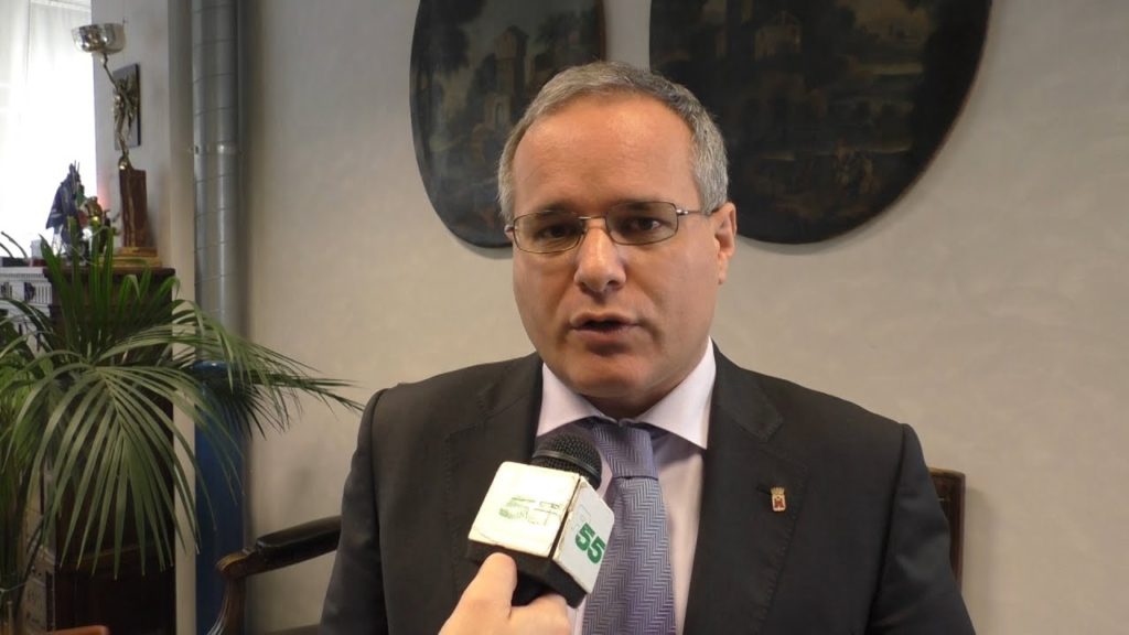 Giovane calpestato da un cavallo, le parole del sindaco