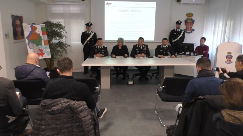 Blitz nel boschi dello spaccio, patenti a rischio