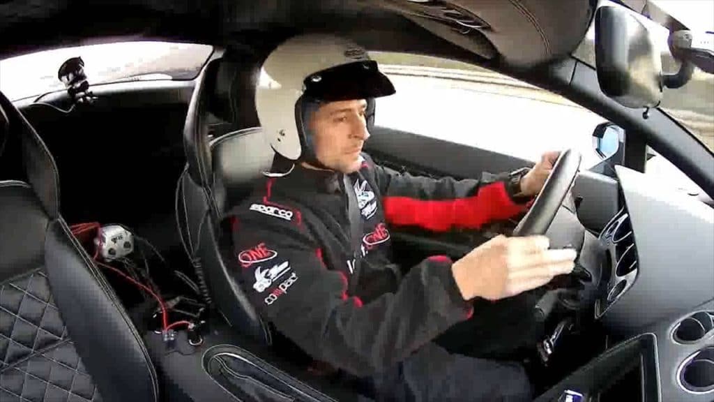 La velocità è nulla senza il controllo