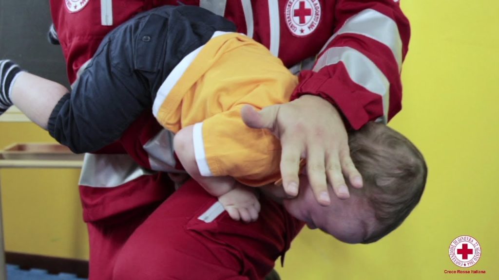 Usa le mani e salva un bambino (dal soffocamento)