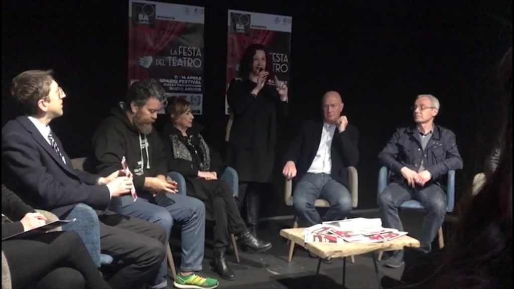 Busto, teatro in festa... con un colpo di scena!