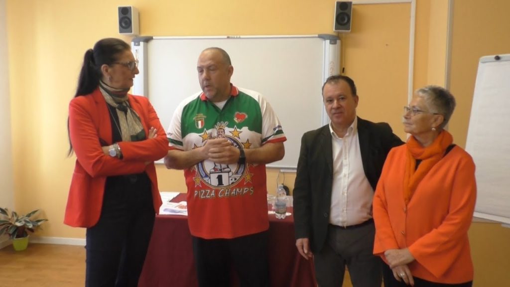 De Filippi, dove la pizza fa scuola