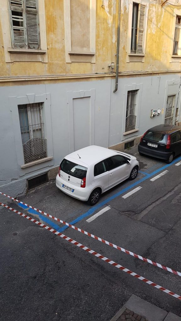 Saronno, crolla il tetto di un edificio abbandonato