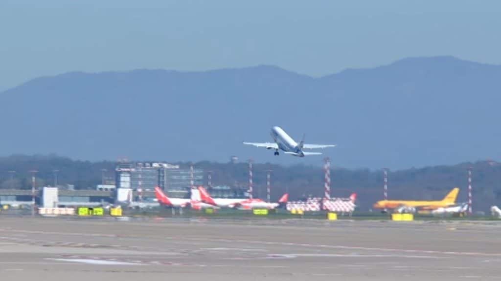 Malpensa, polemiche in pista: l’ira dei sindaci