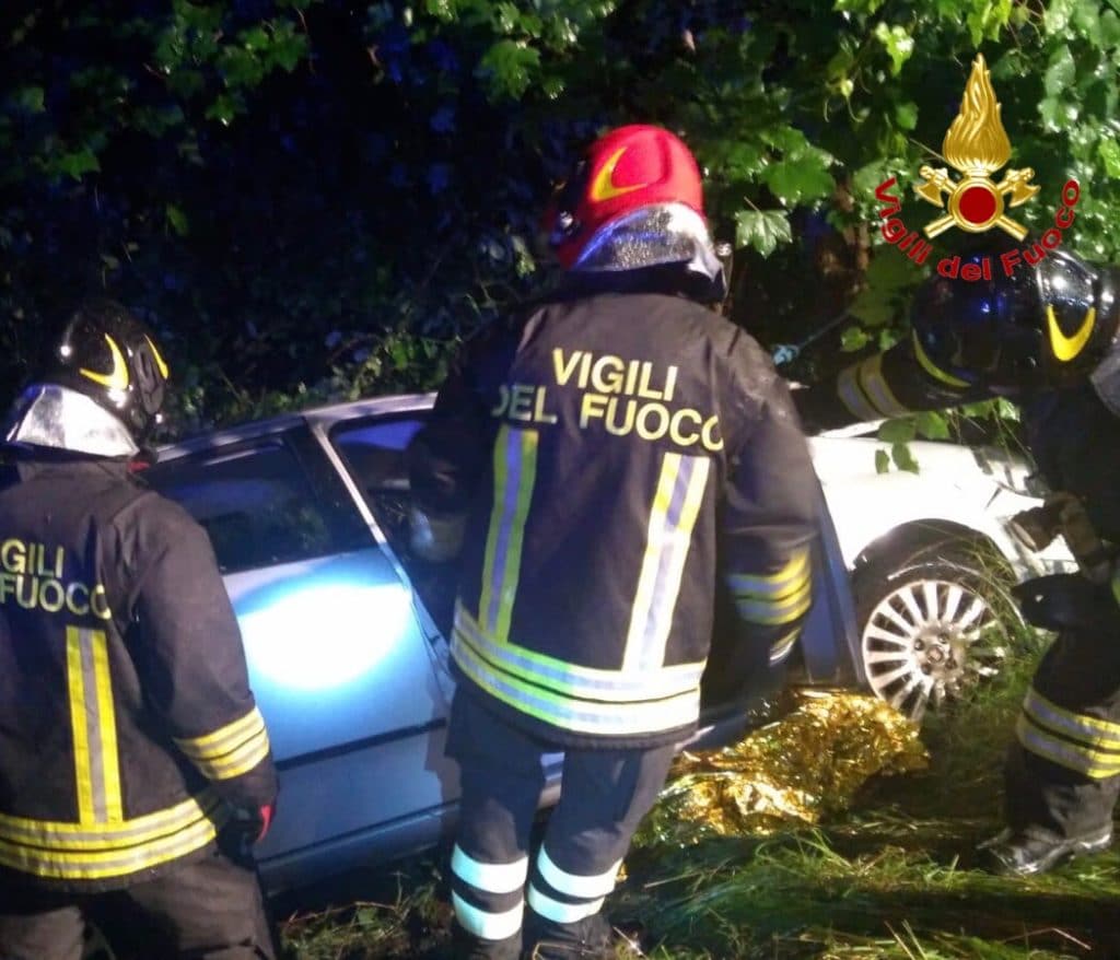 Pompieri in rivolta: "La mensa fa schifo!"