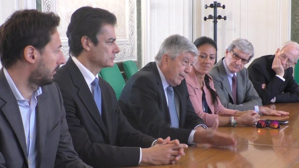 Forza Italia prova a rinascere. E Agorà si autosfratta