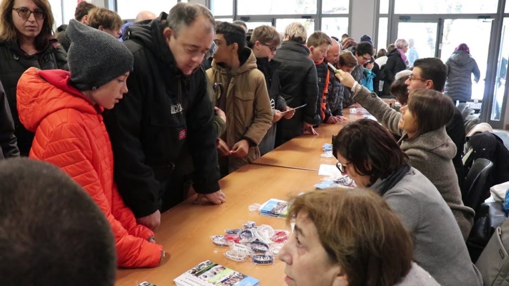 Isis Newton, una scuola aperta. Anche la sera