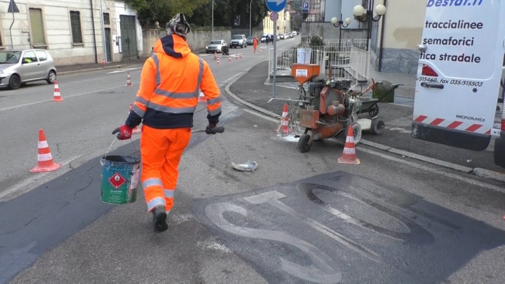 Cambio della viabilità in via Mazzini, si parte