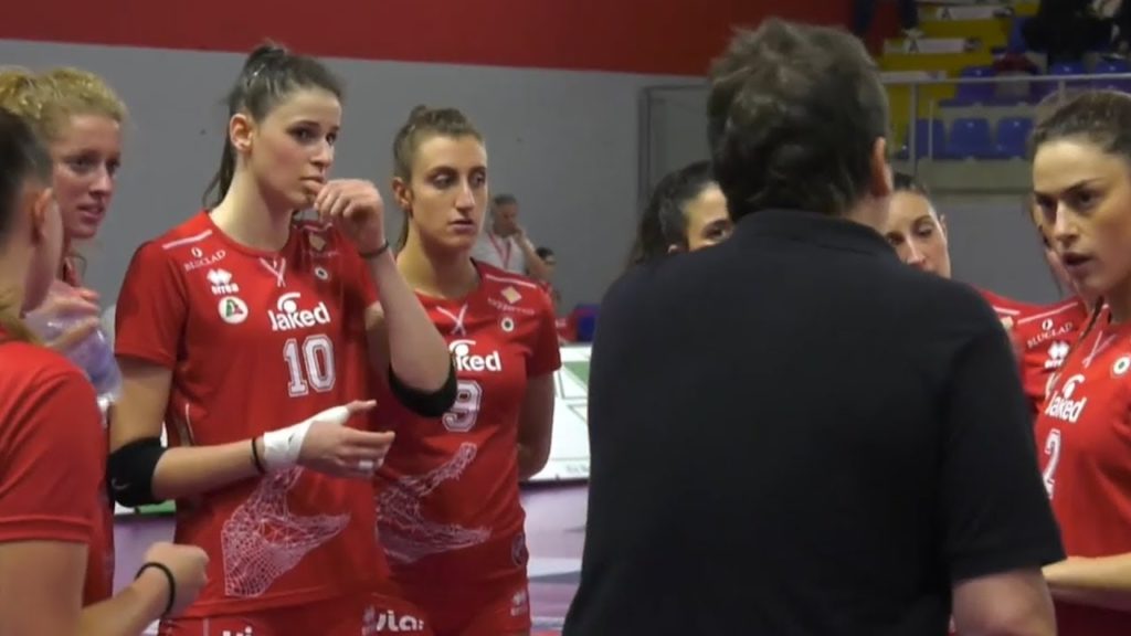 Futura coraggiosa, Mondovì fa la strega