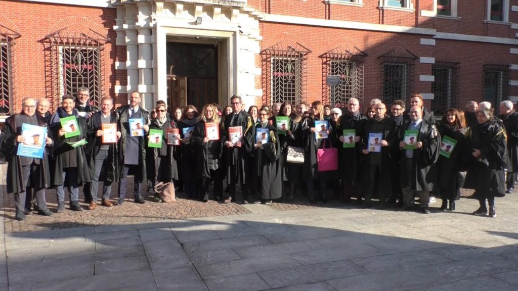 Prescrizione, la protesta veste la toga