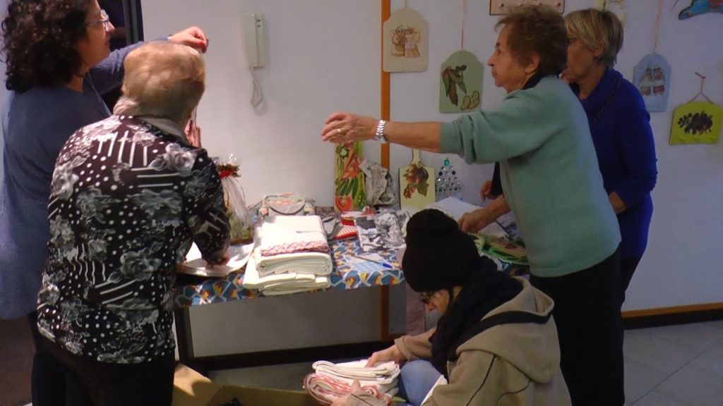 Natale al mercatino, con i Centri Anziani