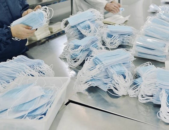 Coronavirus, Casorate produce le sue mascherine