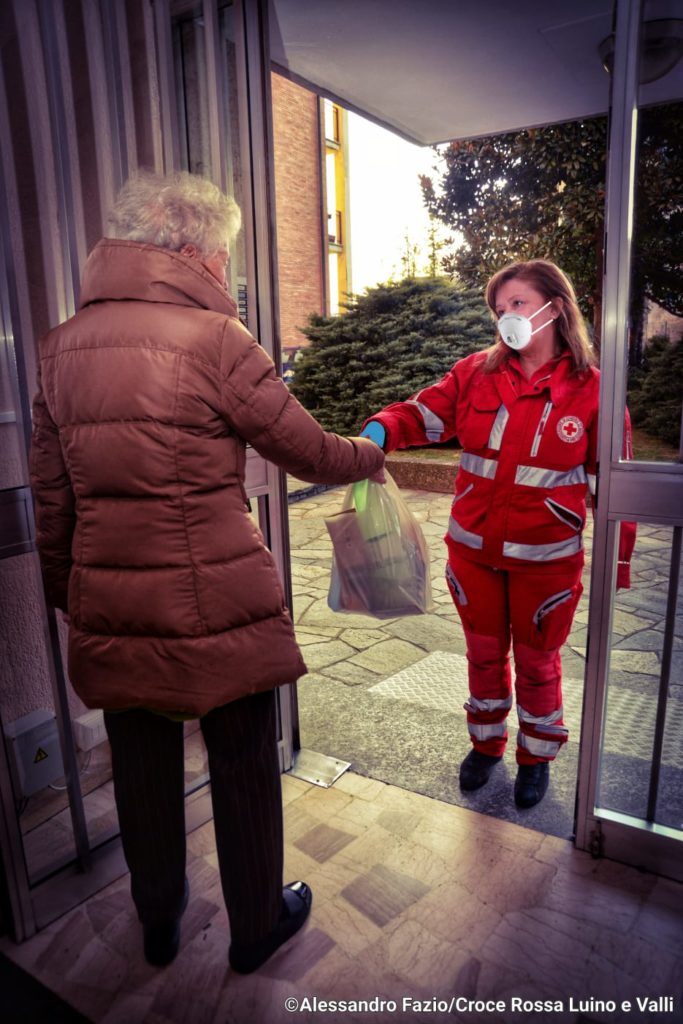 Croce Rossa Luino "adotta" un anziano