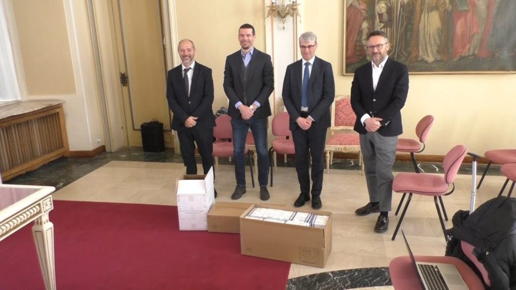 Cercasi mascherina, 200 regali per Varese