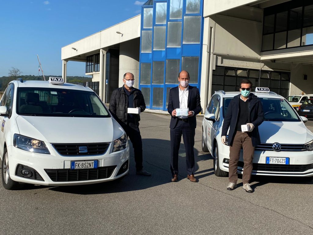 Varese, 4160 mascherine per i tassisti