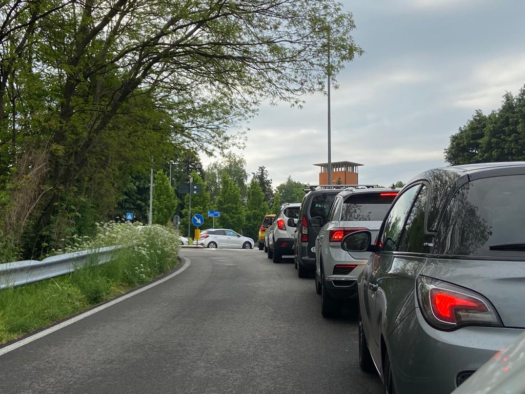 Frontalieri, si riparte. In coda