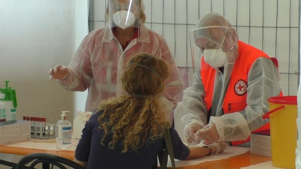 Esiti Covid-test, "Pochi immuni, Fase 2 rischiosa"