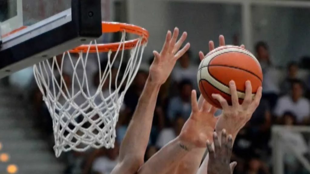 «Sanificheremo il pallone prima di passarlo?»