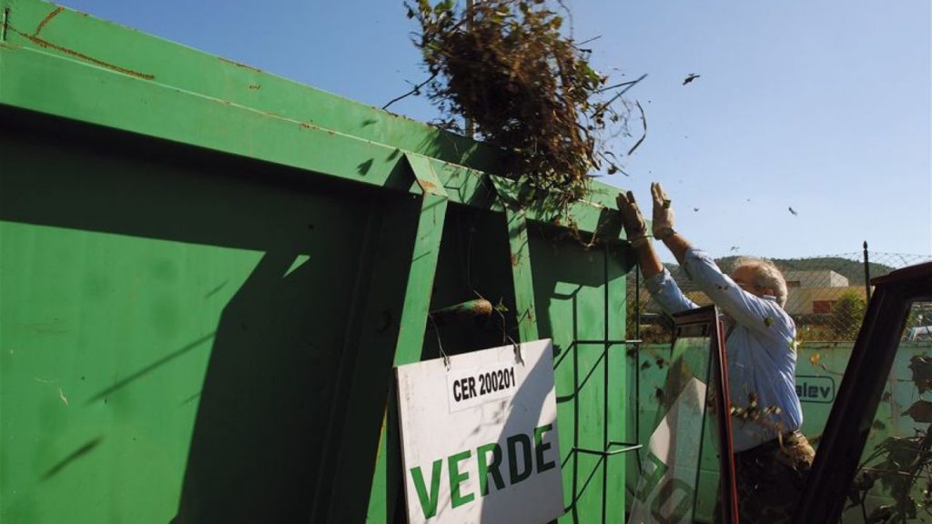 Gallarate, discarica aperta. Ma serve prenotare