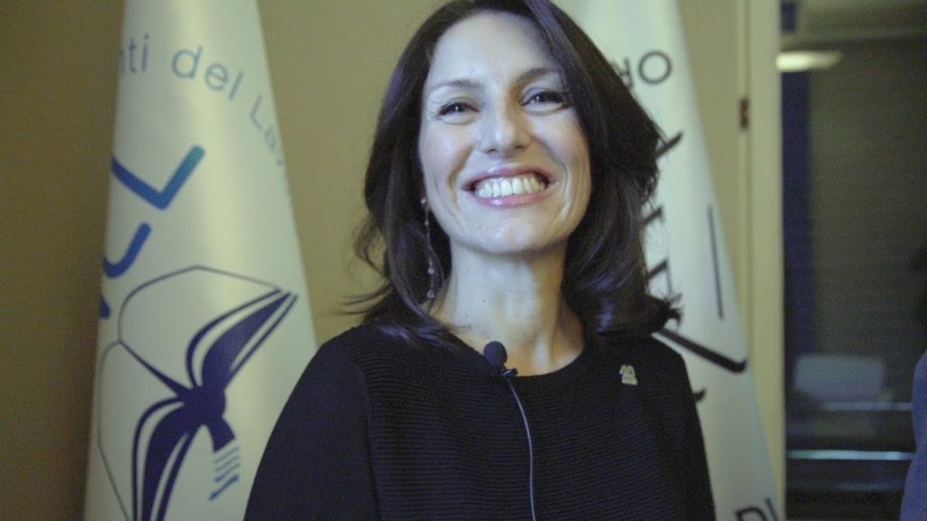 "Cassa... vuota. Dove sono i soldi delle imprese?"