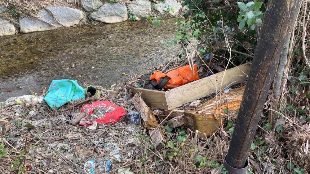 Arnetta, un fiume d'immondizia