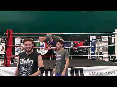 I Titani del Wrestling – Episodio 08 - Guerra Totale