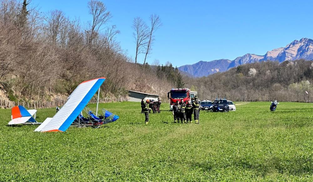 Cantello: urta l'alta tensione, precipita velivolo