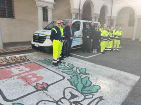 Busto: Consegnato un nuovo mezzo alla Protezione civile
