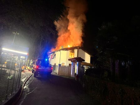 Montegrino: Fiamme in una casa isolata, nessun ferito