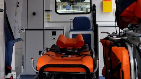 Casorate: Travolta una donna davanti alla stazione