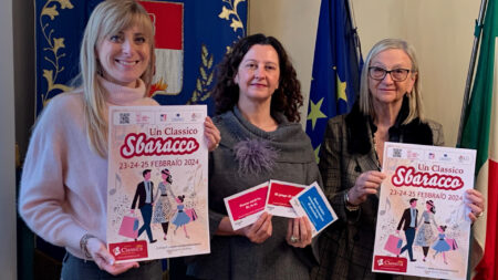 Busto: Stand e pianoforti, weekend di shopping e musica