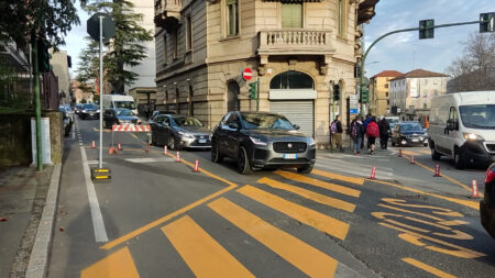 Varese: In via Sant'Imerio il "tappo" di Largo Flaiano