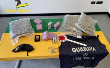 Varese: 6 kg di "erba" dalla Svizzera, arrestato