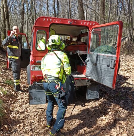 Comerio: Malore mentre passeggia, elicottero in azione