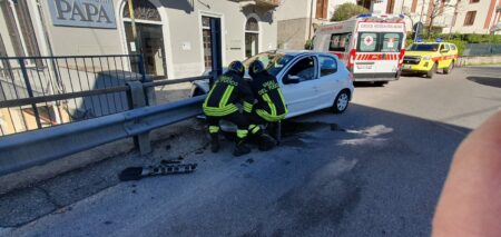 Comerio: Incidente in via Piave, conducente illesa