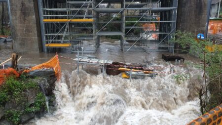 Leggiuno: Esonda il torrente, allagato cantiere