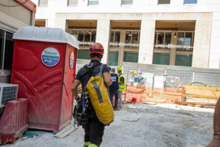 Milano: Appartamento in fiamme, ricoverata una donna