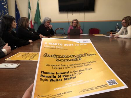 Busto: Le signore in giallo in Sala Pro Busto