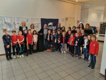 Busto: A scuola con la borraccia, l’Acof è plastic free