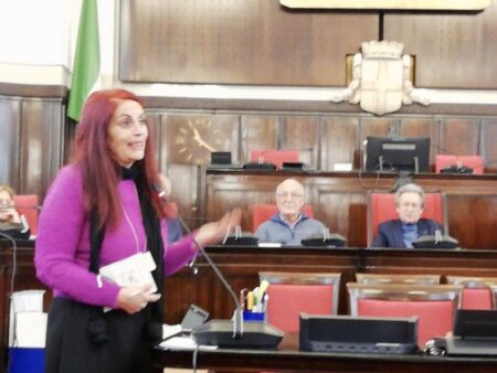 Busto: Di Mineo e le poetesse internazionali antiviolenza