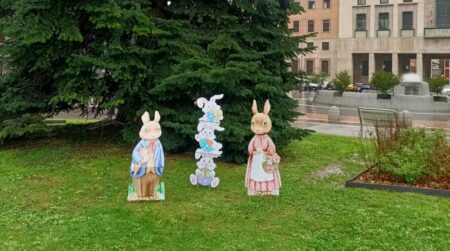 Varese: Conigli in piazza. Con gli auguri della CCVa