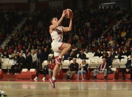 Basket: Varese: Librizzi operato, stagione finita