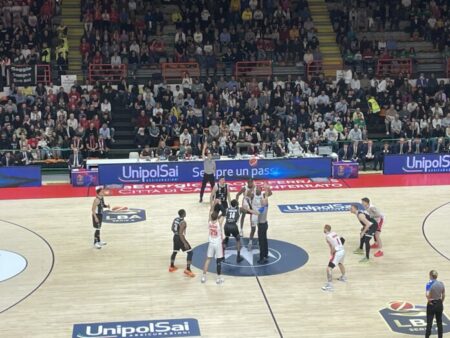 Basket: Varese cade con Tortona: 90-83 il finale